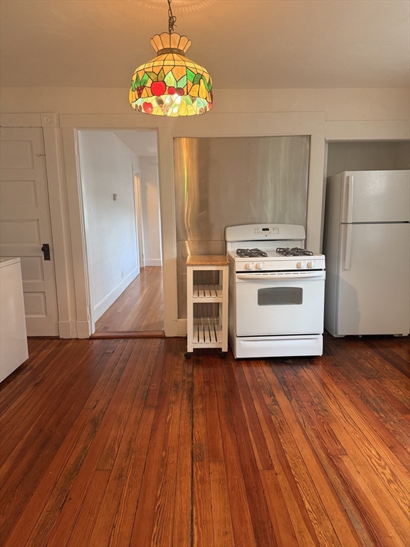 47 Aberdeen, Cambridge, Massachusetts, 2 Bedrooms Bedrooms, 5 Rooms Rooms,1 BathroomBathrooms,Residential Lease,For Rent,Aberdeen,73438753