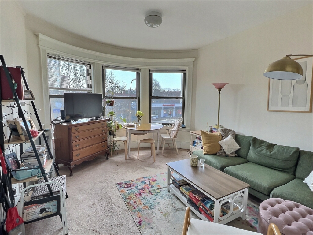 1382 Beacon, Brookline, Massachusetts, 1 Bedroom Bedrooms, 2 Rooms Rooms,1 BathroomBathrooms,Residential Lease,For Rent,Beacon,73404063