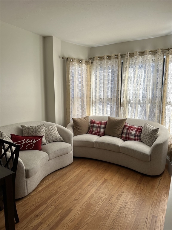 1905 Columbus Avenue, Boston, Massachusetts, 3 Bedrooms Bedrooms, 5 Rooms Rooms,1 BathroomBathrooms,Residential Lease,For Rent,Columbus Avenue,73438968