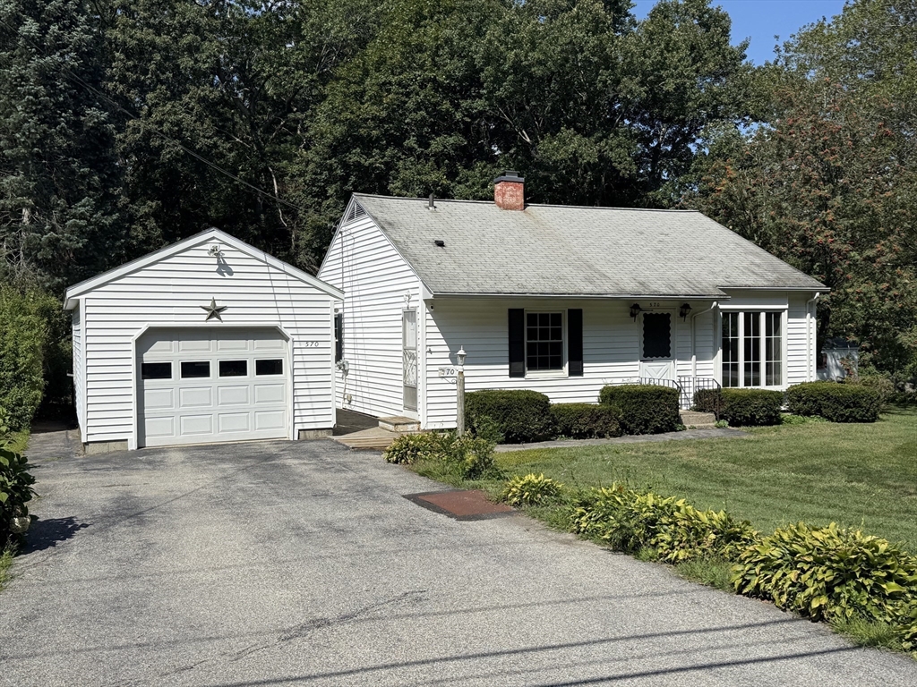 570 Sutton St, Northbridge, Massachusetts, 3 Bedrooms Bedrooms, 5 Rooms Rooms,1 BathroomBathrooms,Residential,For Sale,Sutton St,73405918