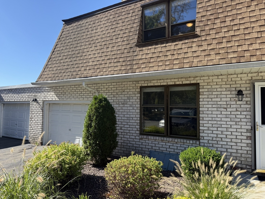 14 Granby Hts, Granby, Massachusetts, 3 Bedrooms Bedrooms, 6 Rooms Rooms,1.5 BathroomsBathrooms,Residential,For Sale,Granby Hts,73439212