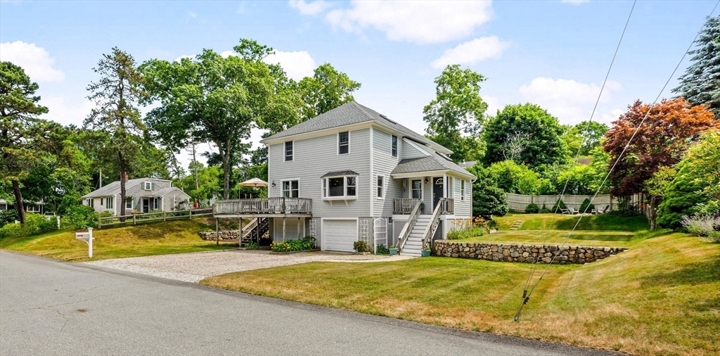 37 Berkeley Dr, Falmouth, Massachusetts, 4 Bedrooms Bedrooms, 7 Rooms Rooms,3 BathroomsBathrooms,Residential,For Sale,Berkeley Dr,73397350