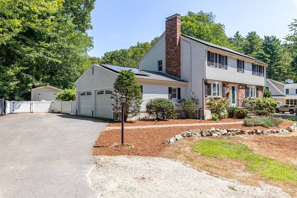7 Parker River Drive, Newbury, Massachusetts, 4 Bedrooms Bedrooms, 10 Rooms Rooms,2.5 BathroomsBathrooms,Residential,For Sale,Parker River Drive,73418842