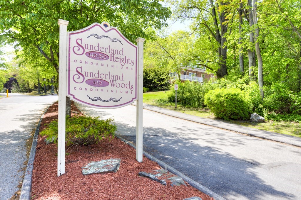 340 Sunderland Rd, Worcester, Massachusetts, 2 Bedrooms Bedrooms, 4 Rooms Rooms,2 BathroomsBathrooms,Residential,For Sale,Sunderland Rd,73375383