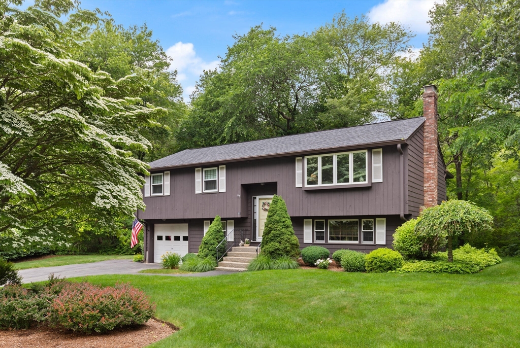 11 Gunwood Ln, Easton, Massachusetts, 3 Bedrooms Bedrooms, 9 Rooms Rooms,1.5 BathroomsBathrooms,Residential,For Sale,Gunwood Ln,73394852