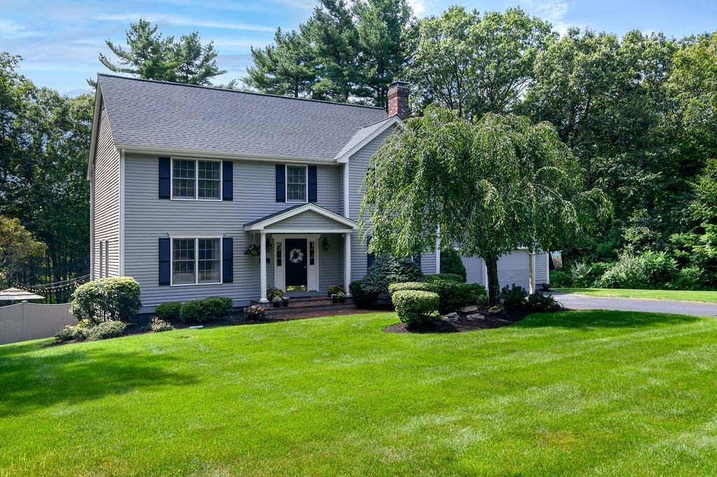 1 Wilkeson Way, Foxboro, Massachusetts, 4 Bedrooms Bedrooms, 11 Rooms Rooms,2.5 BathroomsBathrooms,Residential,For Sale,Wilkeson Way,73420264