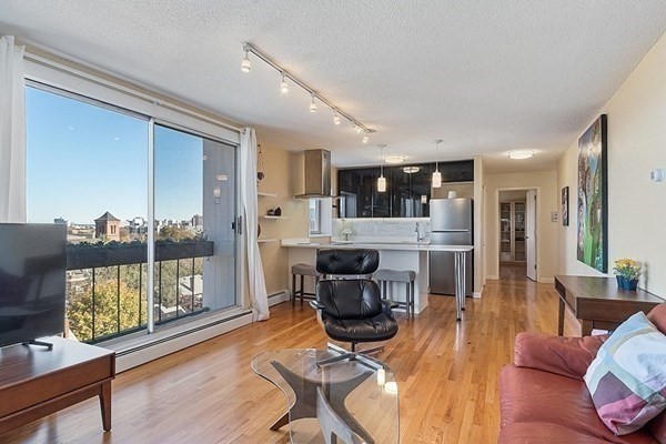 12 Inman, Cambridge, Massachusetts, 2 Bedrooms Bedrooms, 5 Rooms Rooms,1 BathroomBathrooms,Residential Lease,For Rent,Inman,73439425