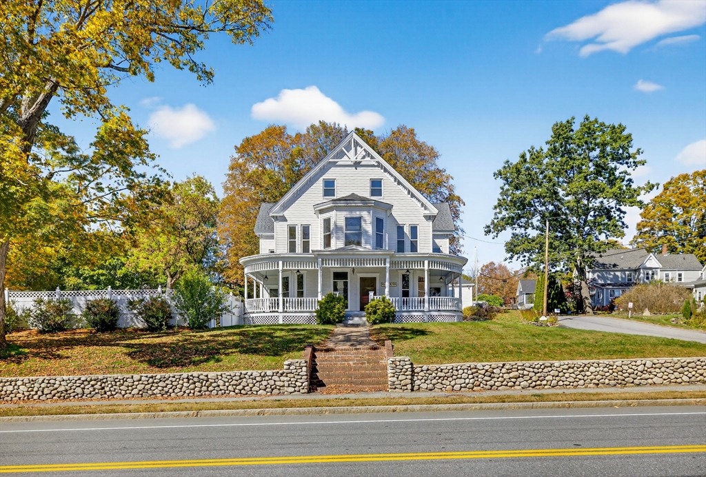 84 East Broadway, Derry, New Hampshire, 8 Bedrooms Bedrooms, 17 Rooms Rooms,2 BathroomsBathrooms,Residential,For Sale,East Broadway,73439465