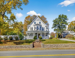 84 East Broadway, Derry, New Hampshire, 8 Bedrooms Bedrooms, 17 Rooms Rooms,2 BathroomsBathrooms,Residential,For Sale,East Broadway,73439465