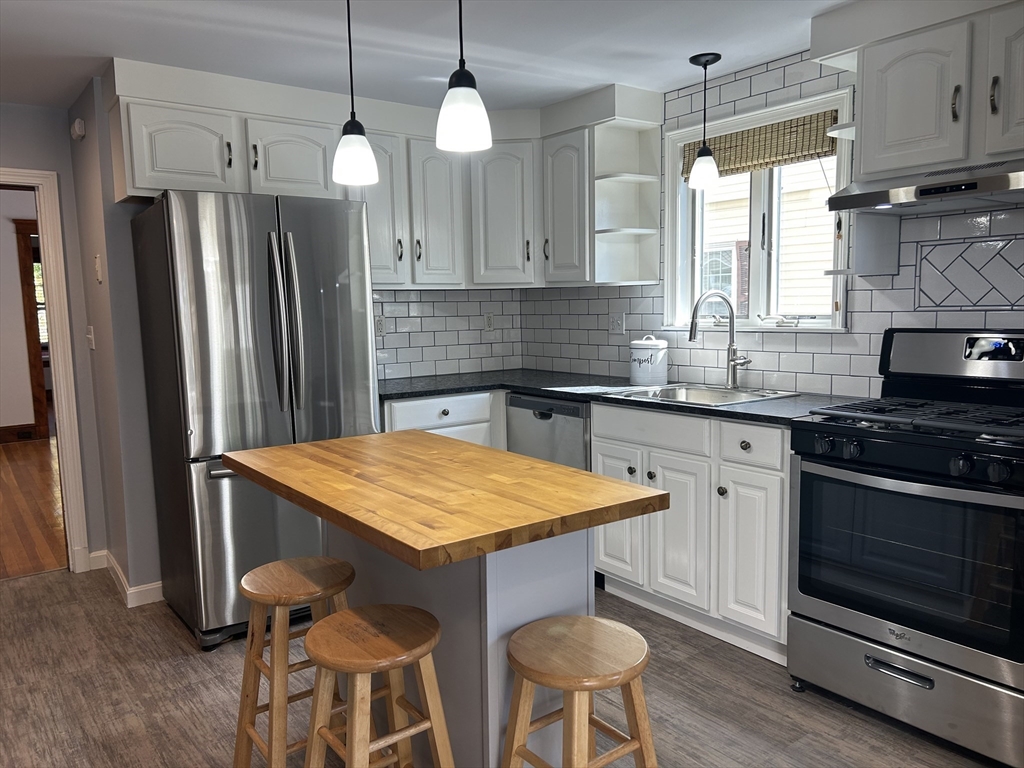 66 Freeman Street, Arlington, Massachusetts, 2 Bedrooms Bedrooms, 5 Rooms Rooms,1 BathroomBathrooms,Residential Lease,For Rent,Freeman Street,73430533