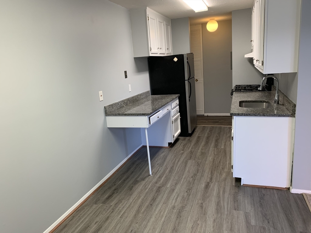 14 Shrewsbury Green Drive, Shrewsbury, Massachusetts, 2 Bedrooms Bedrooms, 3 Rooms Rooms,1 BathroomBathrooms,Residential Lease,For Rent,Shrewsbury Green Drive,73439889