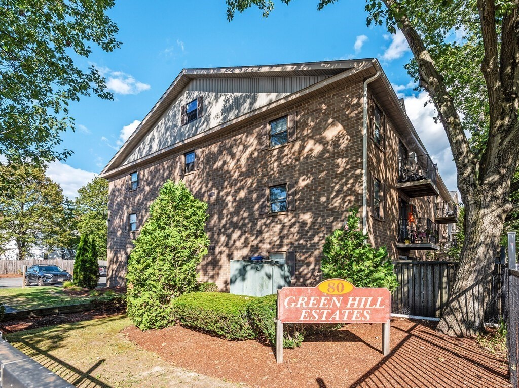 80 Stanton, Worcester, Massachusetts, 2 Bedrooms Bedrooms, 4 Rooms Rooms,1 BathroomBathrooms,Residential,For Sale,Stanton,73423302