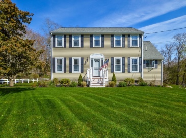 15 Marvin Cir, Falmouth, Massachusetts, 4 Bedrooms Bedrooms, 7 Rooms Rooms,2.5 BathroomsBathrooms,Residential,For Sale,Marvin Cir,73337065