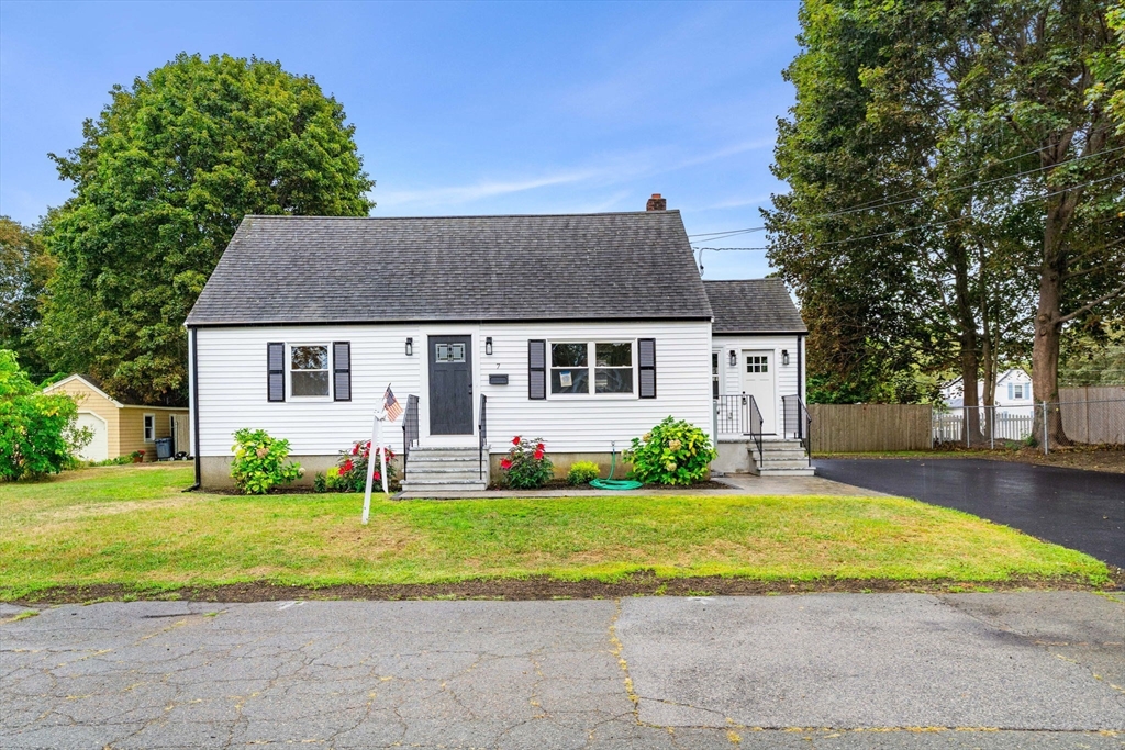 7 Morgan Rd, Beverly, Massachusetts, 4 Bedrooms Bedrooms, 6 Rooms Rooms,2 BathroomsBathrooms,Residential,For Sale,Morgan Rd,73421767