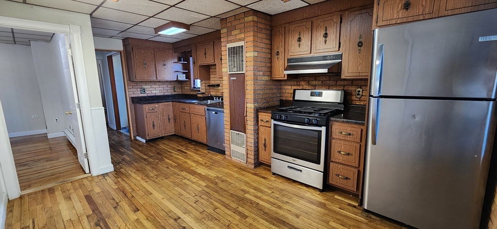 350 Sumner, Boston, Massachusetts, 2 Bedrooms Bedrooms, 4 Rooms Rooms,1 BathroomBathrooms,Residential Lease,For Rent,Sumner,73432876