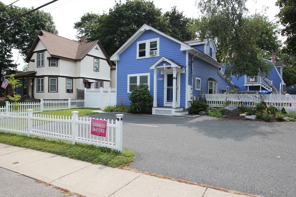 126 Washington St, Franklin, Massachusetts, 3 Bedrooms Bedrooms, 5 Rooms Rooms,2 BathroomsBathrooms,Residential Lease,For Rent,Washington St,73412899