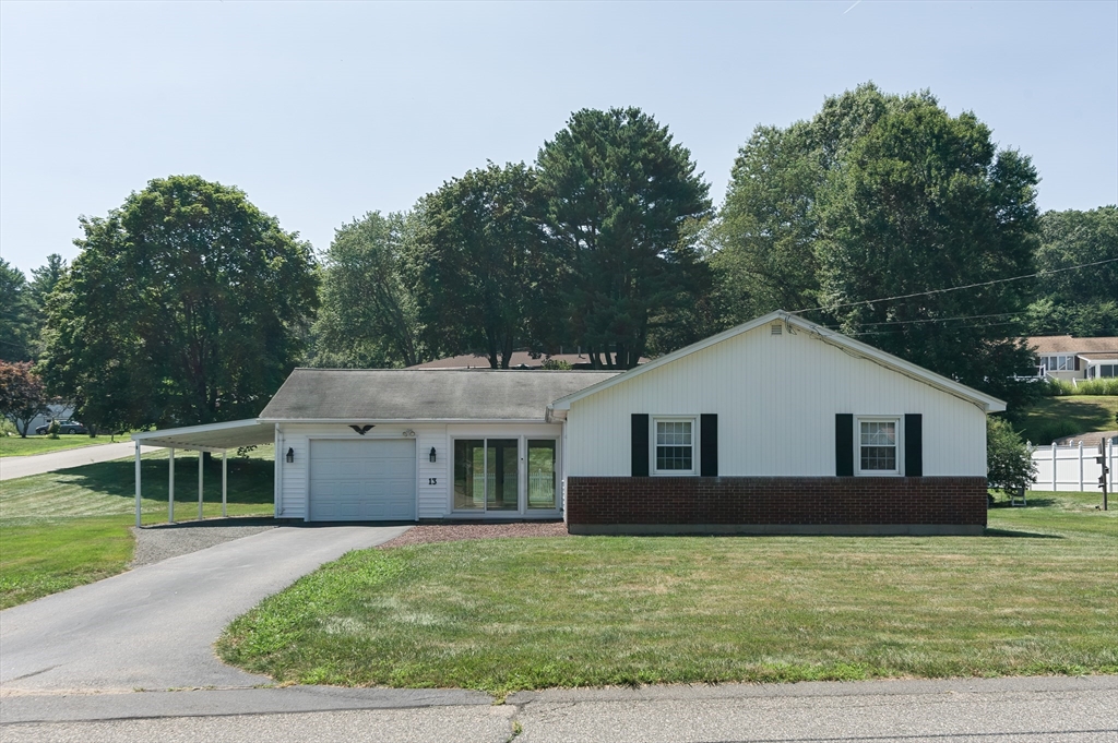 13 Crescent Ter, Ware, Massachusetts, 3 Bedrooms Bedrooms, 7 Rooms Rooms,2 BathroomsBathrooms,Residential,For Sale,Crescent Ter,73412784