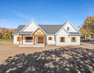 65 Marvel, Swansea, Massachusetts, 3 Bedrooms Bedrooms, 7 Rooms Rooms,2.5 BathroomsBathrooms,Residential,For Sale,Marvel,73440287