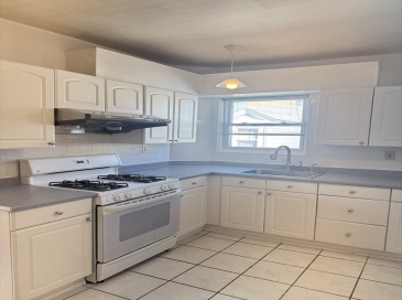 398 Charles St, Malden, Massachusetts, 3 Bedrooms Bedrooms, 7 Rooms Rooms,1 BathroomBathrooms,Residential Lease,For Rent,Charles St,73440340