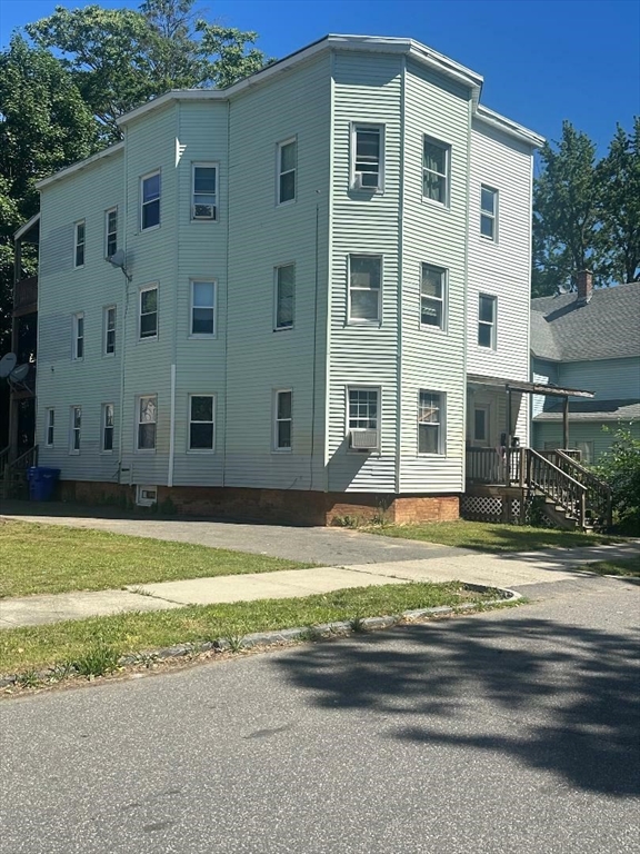 79 Keith St, Springfield, Massachusetts, 9 Bedrooms Bedrooms, 15 Rooms Rooms,3 BathroomsBathrooms,Residential Income,For Sale,Keith St,73266901