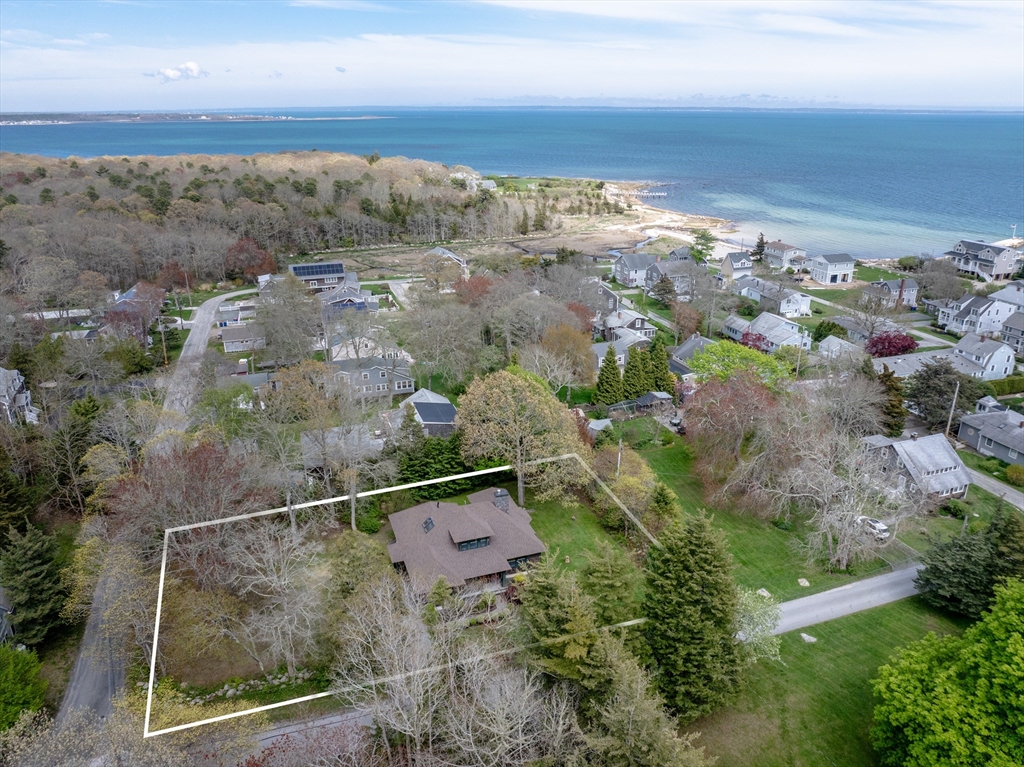 21 Antassawamock Rd, Mattapoisett, Massachusetts, 3 Bedrooms Bedrooms, 5 Rooms Rooms,3 BathroomsBathrooms,Residential,For Sale,Antassawamock Rd,73372689