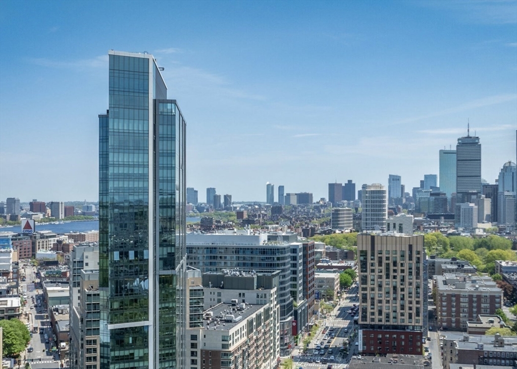 188 Brookline Ave, Boston, Massachusetts, 2 Bedrooms Bedrooms, 6 Rooms Rooms,2 BathroomsBathrooms,Residential,For Sale,Brookline Ave,73440598