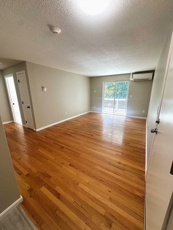 20 Abbey Rd, Leominster, Massachusetts, 2 Bedrooms Bedrooms, 5 Rooms Rooms,1 BathroomBathrooms,Residential Lease,For Rent,Abbey Rd,73440786