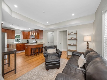 6 Nelly St, Wakefield, Massachusetts, 2 Bedrooms Bedrooms, 4 Rooms Rooms,1 BathroomBathrooms,Residential Lease,For Rent,Nelly St,73434084