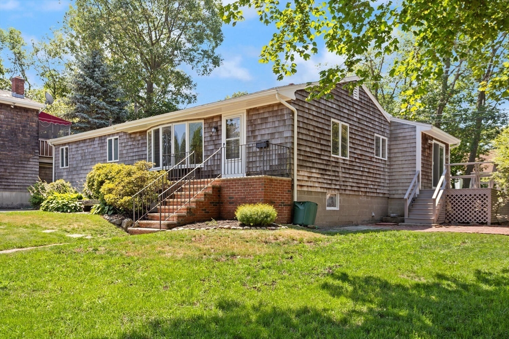 14 Paradis Circle, Rockport, Massachusetts, 3 Bedrooms Bedrooms, 6 Rooms Rooms,1 BathroomBathrooms,Residential,For Sale,Paradis Circle,73405039