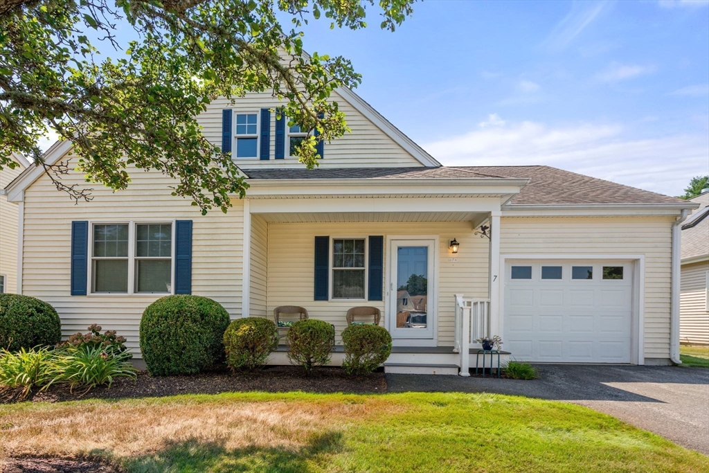 7 Bisbee Dr, Rochester, Massachusetts, 2 Bedrooms Bedrooms, 5 Rooms Rooms,2 BathroomsBathrooms,Residential,For Sale,Bisbee Dr,73422332