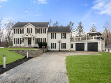 2 Britlees Way, Dudley, Massachusetts, 8 Bedrooms Bedrooms, 13 Rooms Rooms,3 BathroomsBathrooms,Residential,For Sale,Britlees Way,73396153