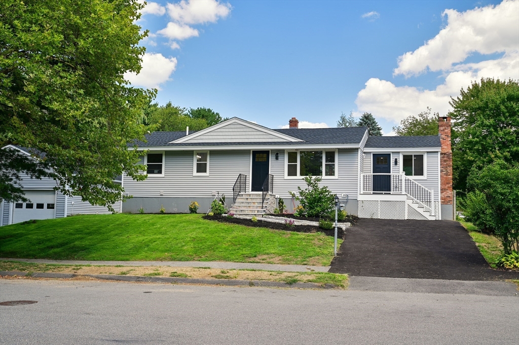 31 Perley Ave, Peabody, Massachusetts, 3 Bedrooms Bedrooms, 8 Rooms Rooms,2 BathroomsBathrooms,Residential,For Sale,Perley Ave,73402232