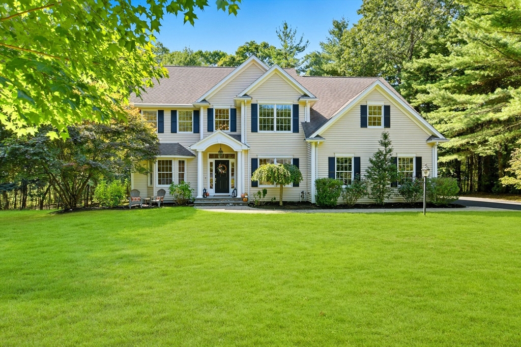 19 Bellows Rd, Wilbraham, Massachusetts, 4 Bedrooms Bedrooms, 8 Rooms Rooms,3 BathroomsBathrooms,Residential,For Sale,Bellows Rd,73429839