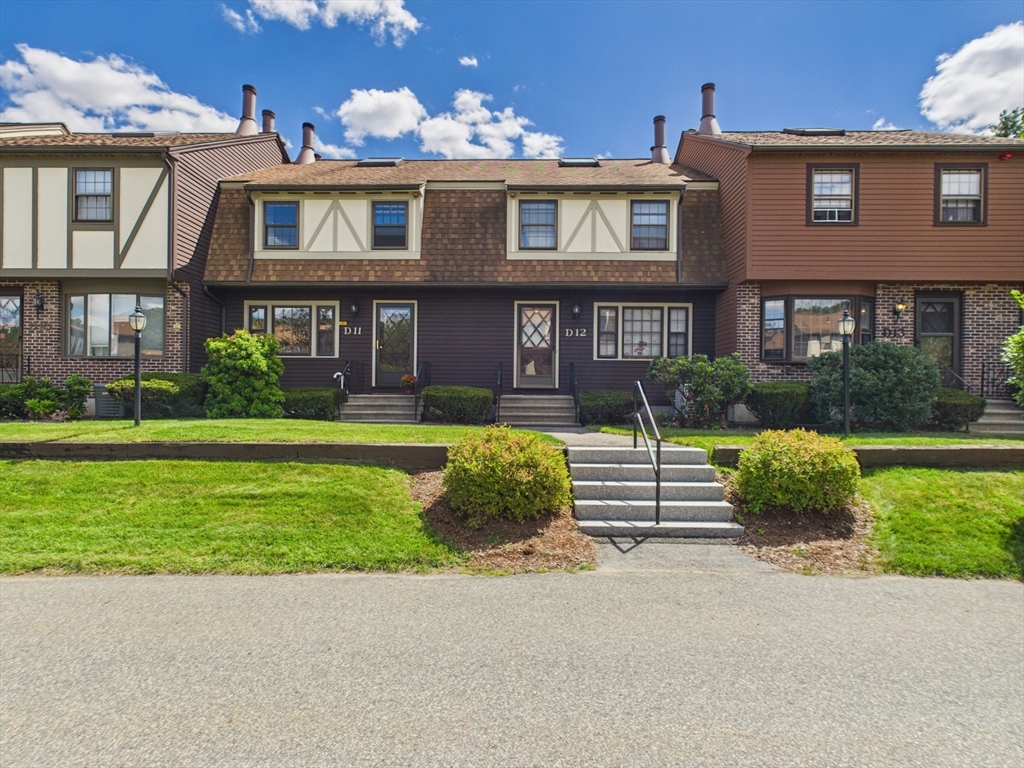 D11 Scotty Hollow Dr, Chelmsford, Massachusetts, 2 Bedrooms Bedrooms, 5 Rooms Rooms,1.5 BathroomsBathrooms,Residential,For Sale,Scotty Hollow Dr,73423069