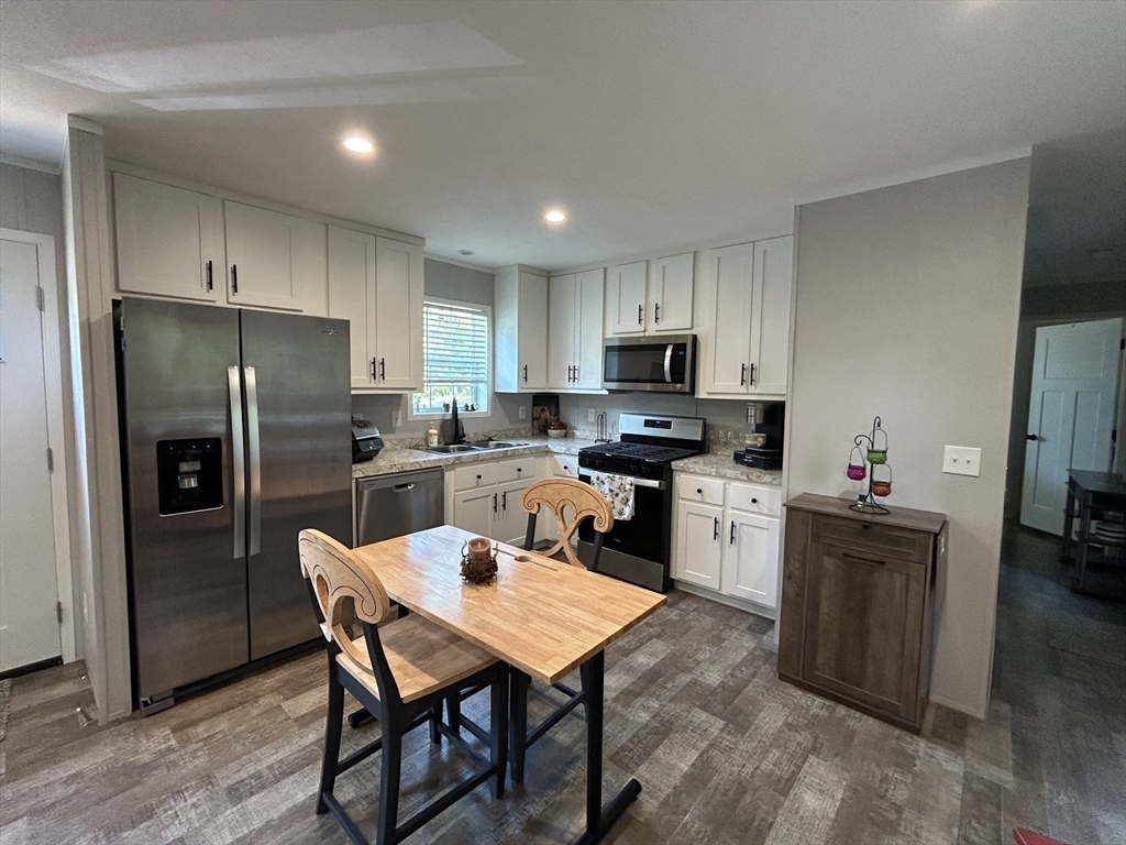 41 Longboat Road, Wareham, Massachusetts, 2 Bedrooms Bedrooms, 5 Rooms Rooms,1 BathroomBathrooms,Residential,For Sale,Longboat Road,73441343