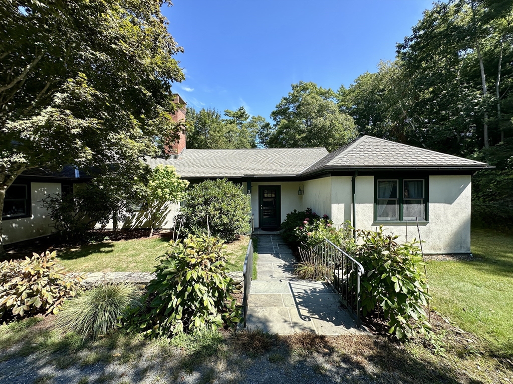 16 North Great Hill Drive, Marion, Massachusetts, 5 Bedrooms Bedrooms, 7 Rooms Rooms,3.5 BathroomsBathrooms,Residential Lease,For Rent,North Great Hill Drive,73441275