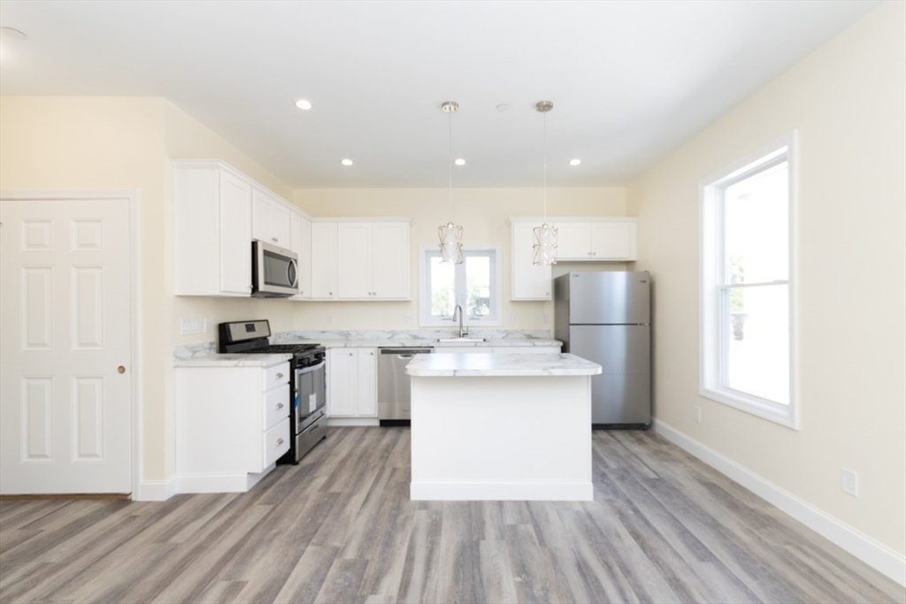 2 French Terrace, Boston, Massachusetts, 3 Bedrooms Bedrooms, 5 Rooms Rooms,2 BathroomsBathrooms,Residential Lease,For Rent,French Terrace,73441455