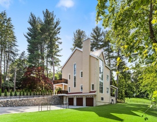 58 Chestnut St, Lynnfield, Massachusetts, 5 Bedrooms Bedrooms, 12 Rooms Rooms,5 BathroomsBathrooms,Residential Lease,For Rent,Chestnut St,73441475