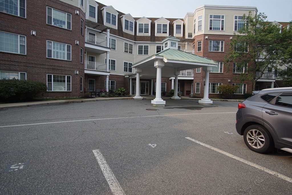 295 Salem St, Woburn, Massachusetts, 2 Bedrooms Bedrooms, 5 Rooms Rooms,2 BathroomsBathrooms,Residential Lease,For Rent,Salem St,73428770