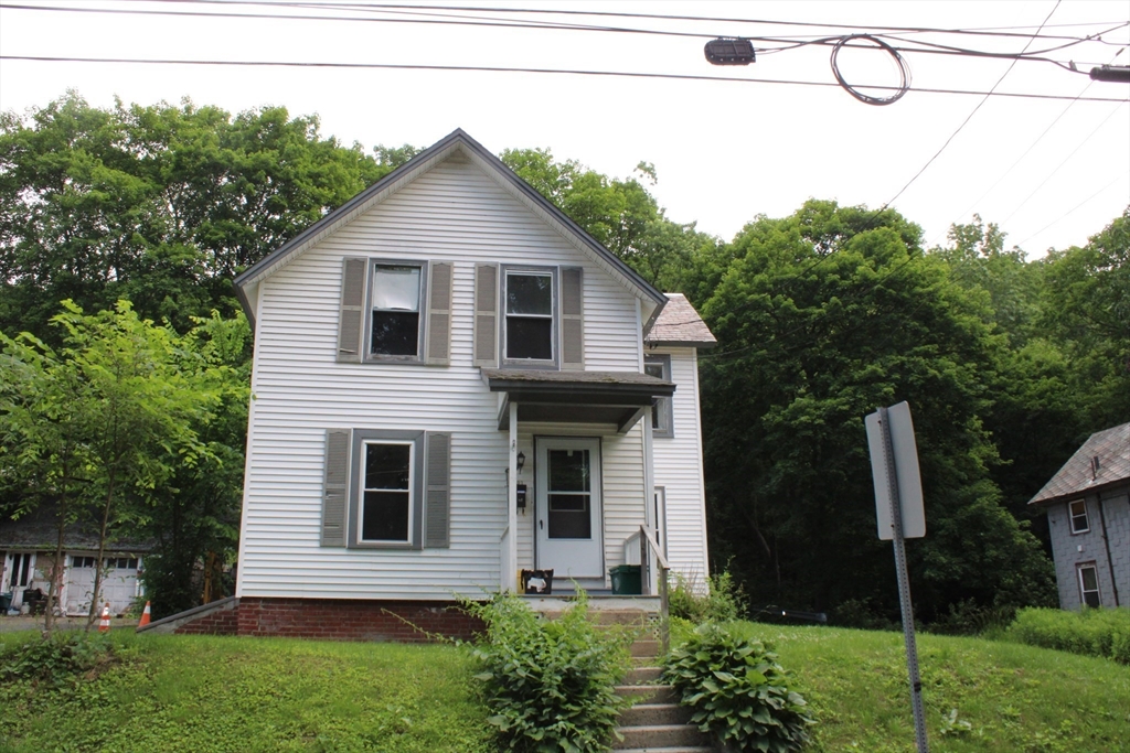 221 Hope St, Greenfield, Massachusetts, 3 Bedrooms Bedrooms, 7 Rooms Rooms,2 BathroomsBathrooms,Residential,For Sale,Hope St,73393299
