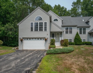 18 Eldon Way, Atkinson, New Hampshire, 2 Bedrooms Bedrooms, 8 Rooms Rooms,3 BathroomsBathrooms,Residential,For Sale,Eldon Way,73414702