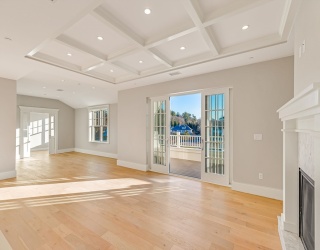 124 Elm Street, Cohasset, Massachusetts, 2 Bedrooms Bedrooms, 6 Rooms Rooms,2.5 BathroomsBathrooms,Residential,For Sale,Elm Street,73441613