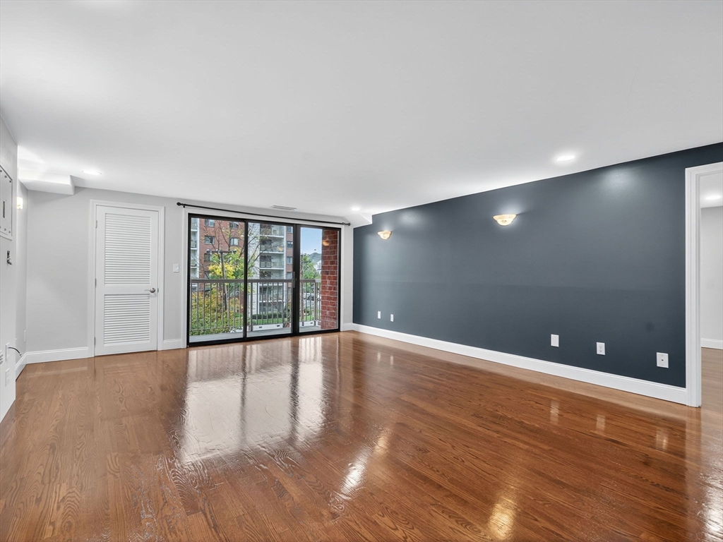 30 Revere Beach Parkway, Medford, Massachusetts, 2 Bedrooms Bedrooms, 4 Rooms Rooms,2 BathroomsBathrooms,Residential Lease,For Rent,Revere Beach Parkway,73441698