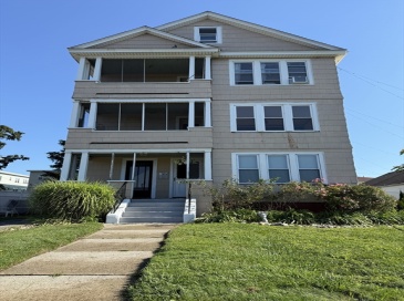 17 Millbrook Sr, Worcester, Massachusetts, 3 Bedrooms Bedrooms, 6 Rooms Rooms,1 BathroomBathrooms,Residential Lease,For Rent,Millbrook Sr,73441793