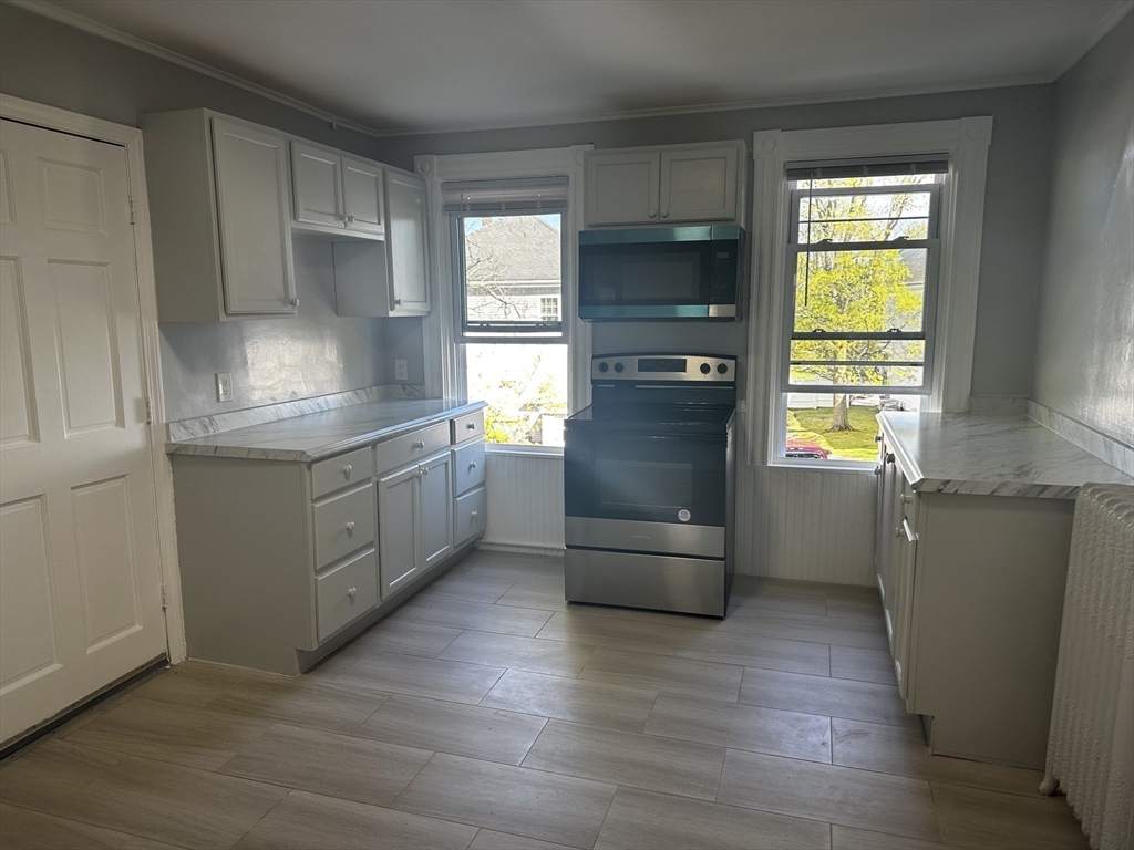 4 Howard Ave, Attleboro, Massachusetts, 3 Bedrooms Bedrooms, 5 Rooms Rooms,1 BathroomBathrooms,Residential Lease,For Rent,Howard Ave,73441808