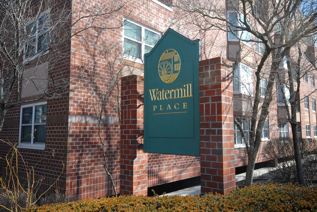 1 Watermill Place, Arlington, Massachusetts, 1 Bedroom Bedrooms, 3 Rooms Rooms,1.5 BathroomsBathrooms,Residential,For Sale,Watermill Place,73355123