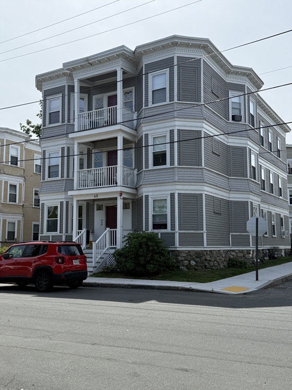 40 Central St, Haverhill, Massachusetts, 2 Bedrooms Bedrooms, 4 Rooms Rooms,1 BathroomBathrooms,Residential Lease,For Rent,Central St,73424688