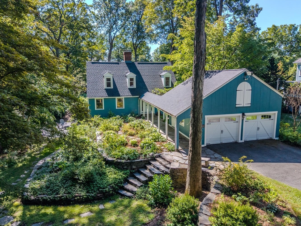 10 Ward Ave, Northampton, Massachusetts, 4 Bedrooms Bedrooms, 8 Rooms Rooms,3.5 BathroomsBathrooms,Residential,For Sale,Ward Ave,73427472