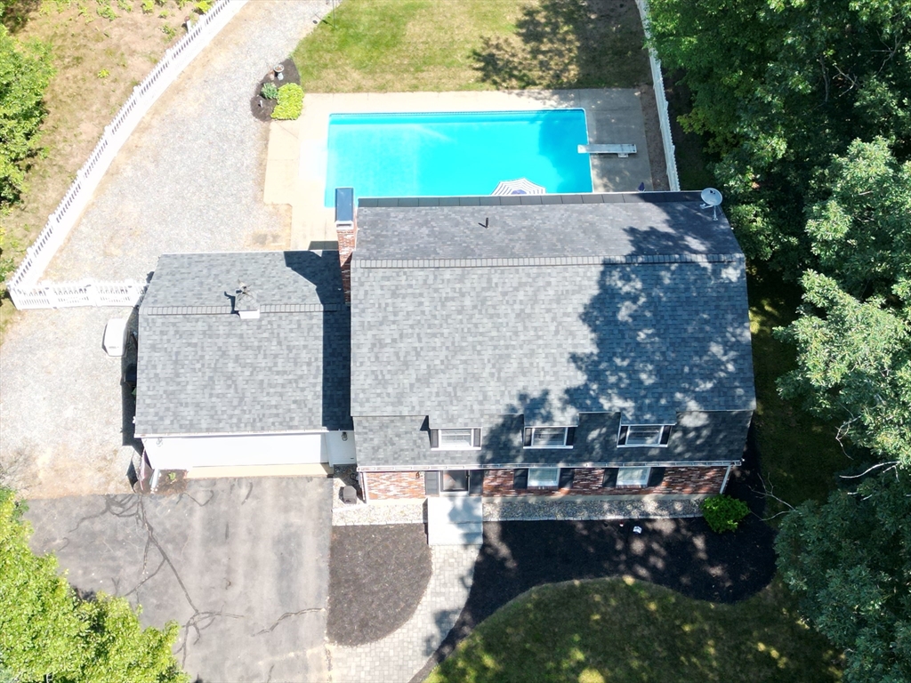 30 Hillside Rd, Kingston, New Hampshire, 4 Bedrooms Bedrooms, 8 Rooms Rooms,2.5 BathroomsBathrooms,Residential,For Sale,Hillside Rd,73406032