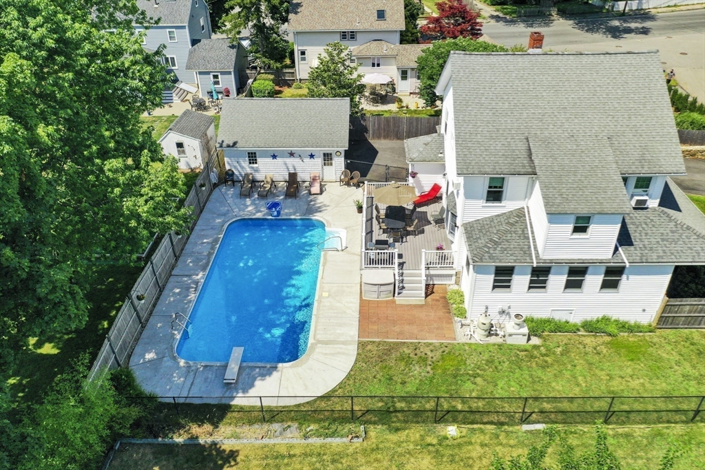 9 Aspinwall Avenue, Weymouth, Massachusetts, 4 Bedrooms Bedrooms, 8 Rooms Rooms,3 BathroomsBathrooms,Residential,For Sale,Aspinwall Avenue,73370902